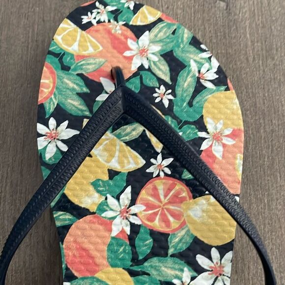 ❤️NWT Old Navy lemon orange summer flip flops size 7 - Picture 2 of 5
